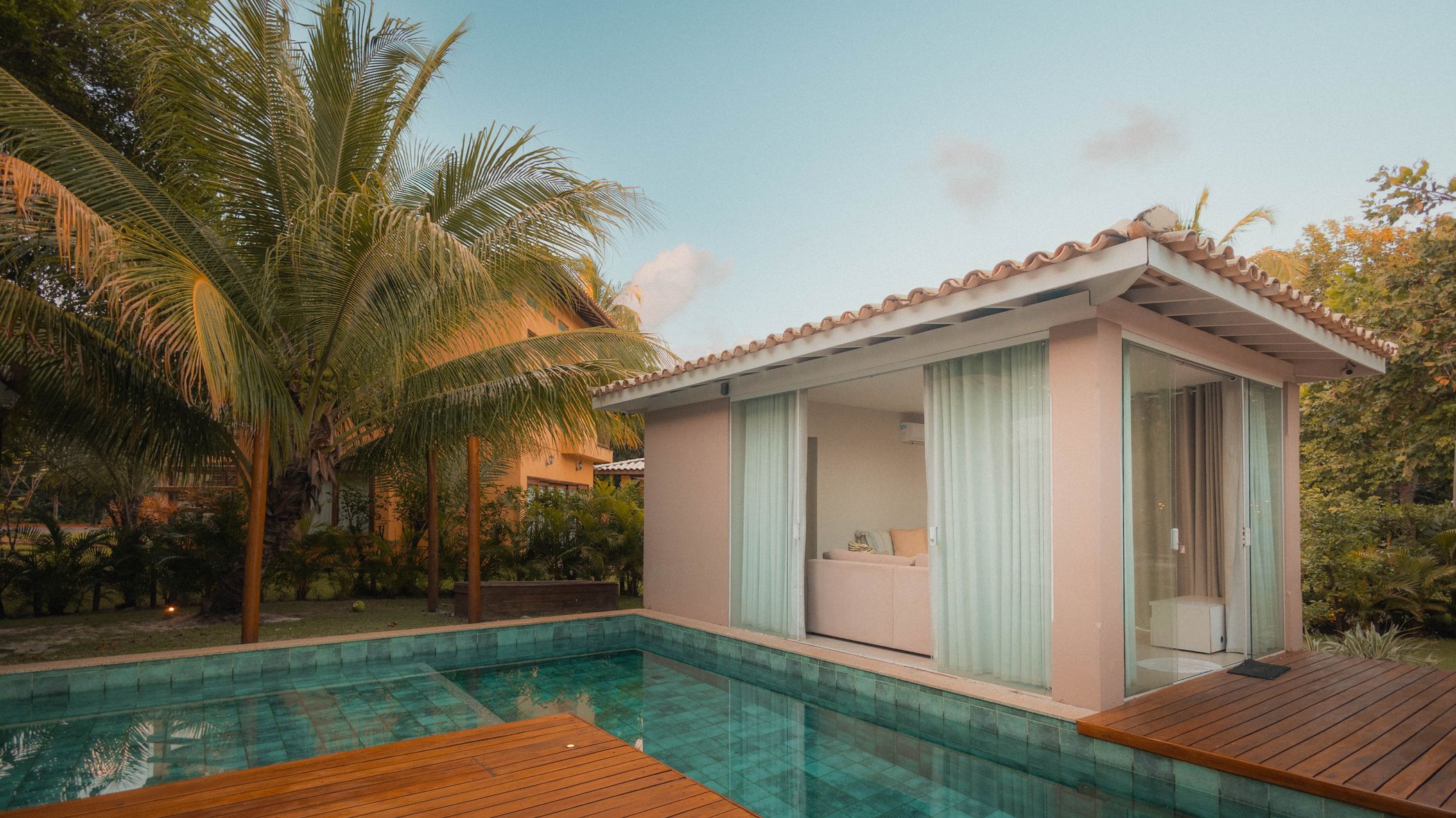 Luxury custom pool and outdoor living space by Solara Outdoor Living